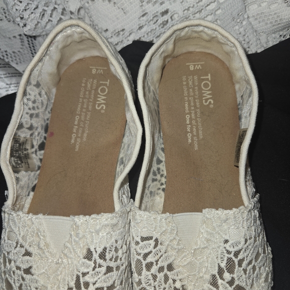 Toms Cream Lace Flats - Picture 2 of 4